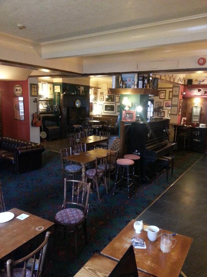 The Black Horse Hellifield Exterior photo